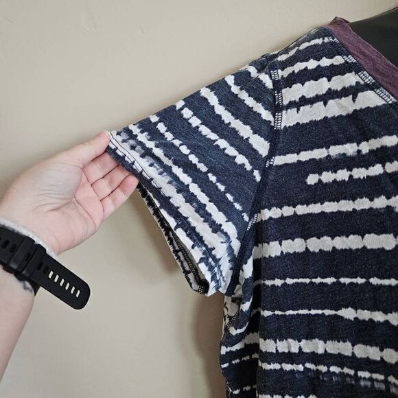 Torrid Striped T-shirt - Picture 3 of 6